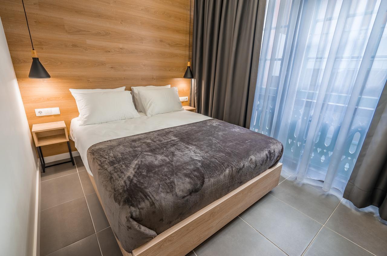 8 Rooms Apartotel On Meidan Tbilisi Luaran gambar